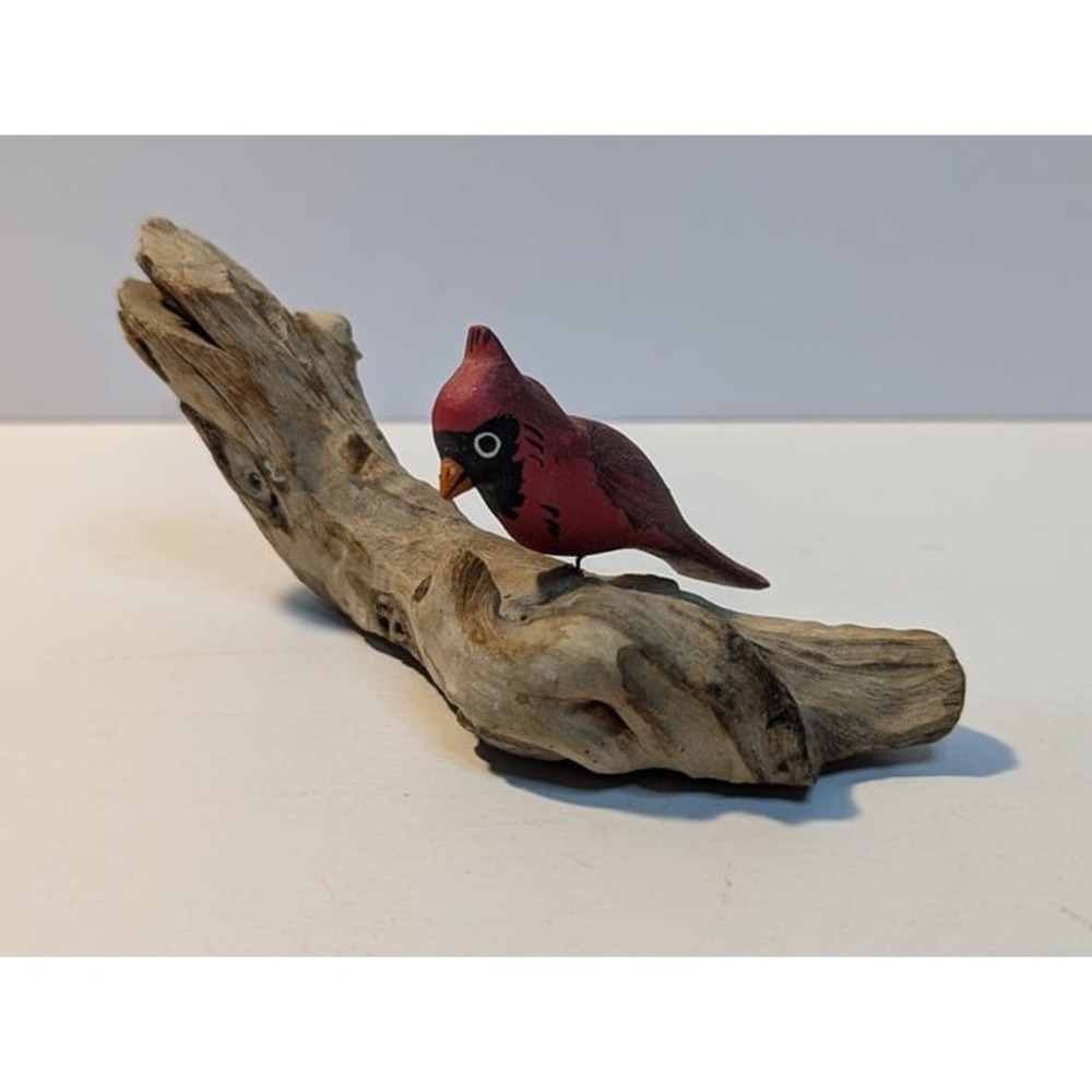 Vintage Cardinal on Driftwood‎
